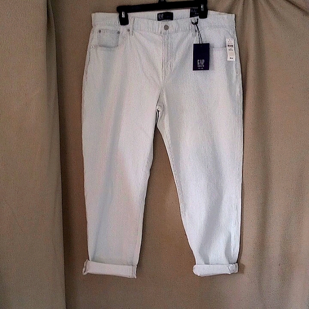 GAP Light Blue/White Pinstripe Girlfriend Capri Length J Juneans Size 14